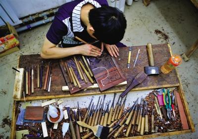 现代红木家具雕刻机的常用几种手法 现代红木家具雕刻机的常用几种手法